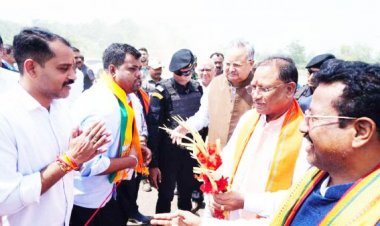 सीएम का कार्यकर्ताओं ने किया जोशीला स्वागत