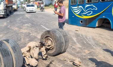 मुरैना में बस की कमानी टूटी:पीछे के चारों पहिए हुए अलग, चालक की मौके पर मौत