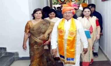 राज्यपाल श्री पटेल जीवाजी विश्वविद्यालय के कन्या छात्रावास पहुँचे