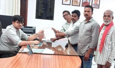 बस्तर के आदिवासियों को तेलंगाना से किया बेदखल, सीपीआई ने सीएम के नाम ज्ञापन सौंपा