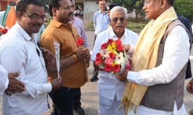 मुख्यमंत्री श्री विष्णु देव साय का भिलाई 3 पहुंचने पर आत्मीय स्वागत