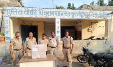 नशा कारोबारियों के खिलाफ रामपुर पुलिस की बड़ी  कार्रवाई प्रतिबंधित कफ सीरप के साथ दो आरोपी गिरफ्तार