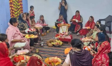 करवाचौथ व्रत पर महिलाओं ने की पूजा, पतियों के लंबी उम्र की करी कामना