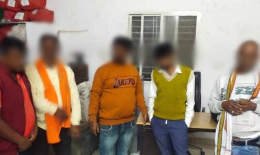 कोतवाली अनूपपुर पुलिस द्वारा देर रात जुआ फड़ पर रेड पांच आरोपी गिरफ्तार 4100 रूपये जप्त