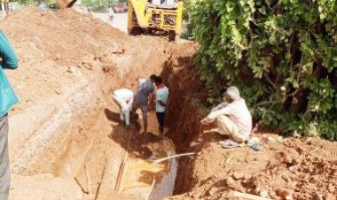 मुख्य पाइप लाइन का लीकेज सुधार कर वाटर सप्लाई शुरू