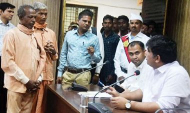 जनदर्शन में सडक़, बिजली सहित विभिन्न मांगों को लेकर पहुंचे ग्रामीण