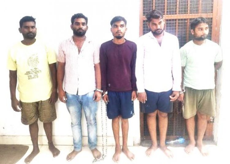 सडक़ किनारे खड़े ट्रकों को बनाते थे निशाना, चोर गिरोह गिरफ्तार