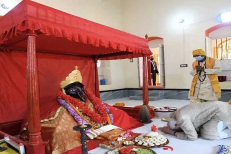 बांग्लादेश में मंदिर से काली मां का मुकुट चोरी, तीन साल पहले पीएम मोदी ने किया था भेंट, घटना पर भारत सख्त