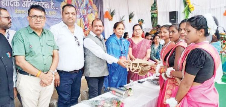 किसी भी समाज की पहचान उसकी कला व संस्कृति से होती है- सिंहदेव