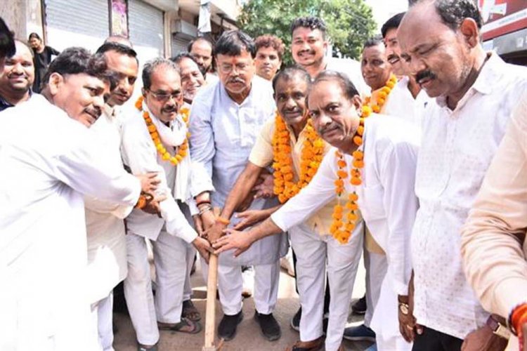 समय-सीमा में निर्माण कार्य पूर्ण कराना हमारी प्राथमिकता : ऊर्जा मंत्री तोमर