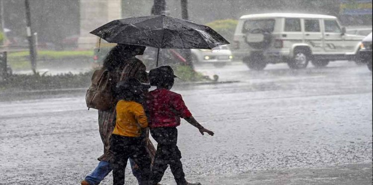 देश में अगले पांच दिनों तक कई राज्यों में होगी भारी बारिश, कम दबाव का क्षेत्र बनने से बदलेगा मौसम