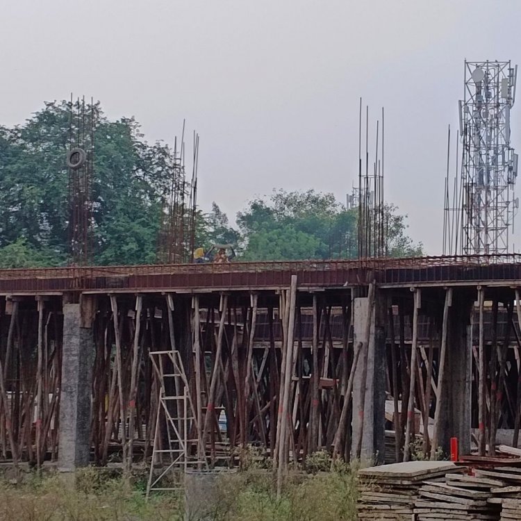 बस स्टैंड प्रोजेक्ट पर हो रहा काम:फोरलेन रोड के लिए अतिक्रमण हटेगा, 700 मीटर हिस्‍से में होगा काम