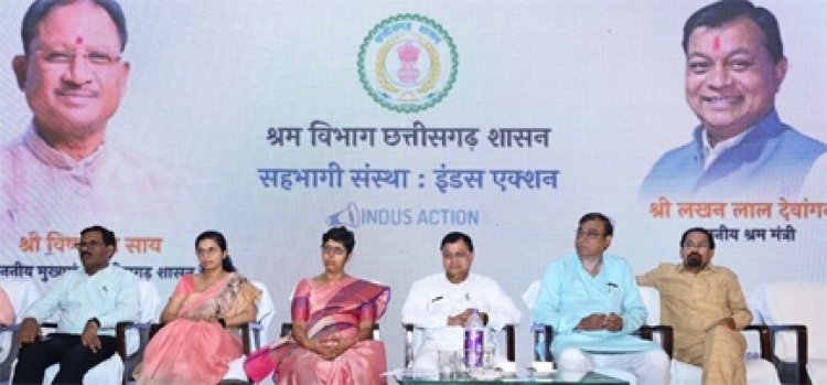 राज्य में श्रमिकों को रोजगार उपलब्ध कराने त्वरित कार्यवाही करें : श्रम मंत्री श्री लखनलाल देवांगन