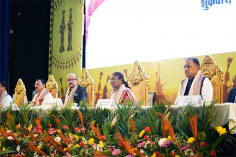 राष्ट्रपति श्रीमती द्रौपदी मुर्मु रायपुर एम्स पहुंची