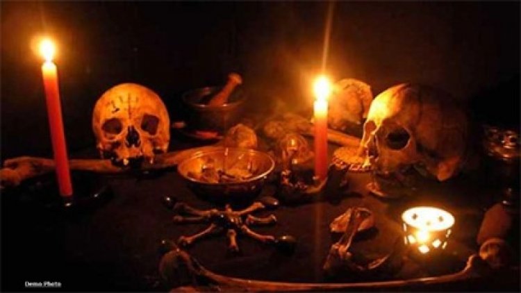 भूत-प्रेत का डर दिखाकर कैंसर पीड़ित महिला से ठगी