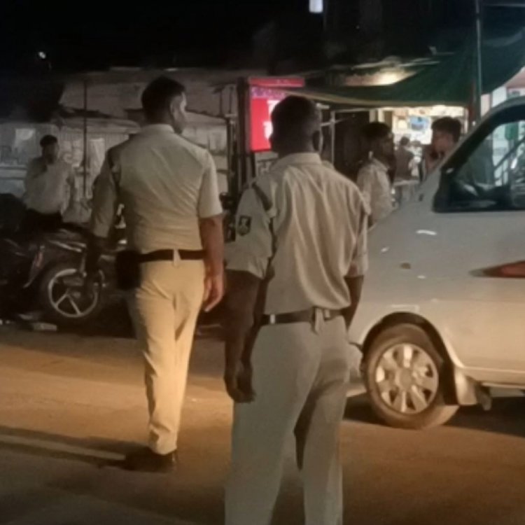 सिवनी में सार्वजनिक स्थानों पर शराब पीना पड़ा महंगा:विभिन्न इलाकों में कोतवाली पुलिस ने दी दबिश, 11 लोगों पर की कार्रवाई