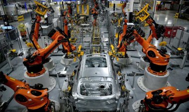 एचएसबीसी के ताजा आंकड़ों के अनुसार अक्टूबर में भारत के मैन्युफैक्चरिंग सेक्टर में तेजी आई