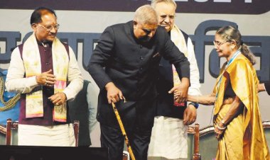 उप राष्ट्रपति ने 36 अलंकरणों से किया सम्मानित