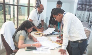 प्रत्याशियों  के खर्चे का हिसाब लिया प्रेक्षक ने