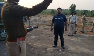 वन विभाग के अधिकारियों द्वारा कुदरगढ़ परिक्षेत्र में विचरण कर रहे बाघ की ट्रेसिंग का किया जा रहा प्रयास