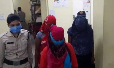 शहर के पॉश एरिया आनंद नगर स्थित एक मकान में देह व्यापार करते हुए चार महिलाओं को पुलिस ने गिरफ्तार किया