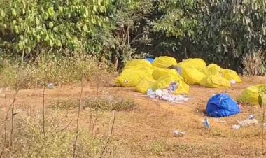 अस्पतालों से निकलने वाला बायो मेडिकल वेस्ट नेशनल हाइवे किनारे फेंका