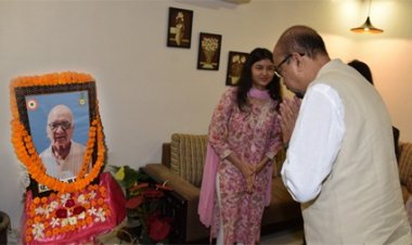 राज्यपाल श्री रमेन डेका ने विंग कमांडर (सेवानिवृत्त) श्री एमबी ओझा के निधन पर उन्हें दी श्रद्धांजलि