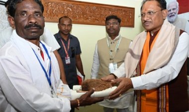 मुख्यमंत्री विष्णु देव साय ने जनजातीय परंपरा के संरक्षक बैगा, गुनिया और सिरहा को किया सम्मानित