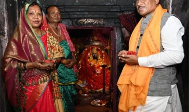मुख्यमंत्री विष्णुदेव साय ने मां दंतेश्वरी की पूजा-अर्चना कर प्रदेशवासियों की सुख-समृद्धि और खुशहाली की कामना की