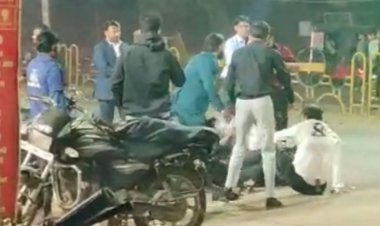 ग्वालियर में नशे में धुत दोस्त आपस में भिडे:दूसरे के ग्लास से शराब पीने पर विवाद; घटना के 2 दिन बाद सामने आया...VIDEO