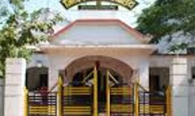 सजा सुनते ही कोर्ट के कटघरे से भागा आरोपी:जज ने रेप, पॉक्सो एक्ट में सुनाई 20 साल की सजा; जेल भेजने की तैयारी थी