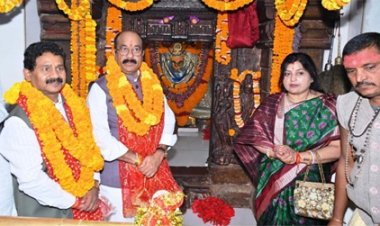 उप मुख्यमंत्री अरुण साव ने वृद्धाश्रम में बुजुर्गों को दिए फल, मिठाई और कंबल, बुजुर्गों के साथ केक काटकर अपने जन्मदिन की शुरुआत की