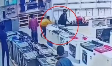 रायपुर में युवक को सरेआम दौड़ा-दौड़ा कर पीटा, शोरूम में भी की मारपीट