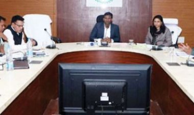 कलेक्टर ने कानून व्यवस्था पर ली बैठक