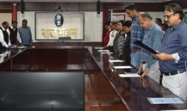 राजभवन सचिवालय के अधिकारी-कर्मचारियों ने संविधान की प्रस्तावना का किया वाचन