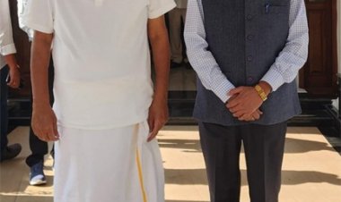 राज्यपाल श्री डेका ने पूर्व उपराष्ट्रपति श्री नायडू से सौजन्य भेंट की