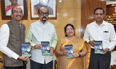 राज्यपाल डेका ने ‘पहलरू बहुमूल्य जीवन बचाने की‘ पुस्तक का किया विमोचन