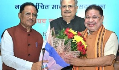 विधानसभा अध्यक्ष डॉ. रमन सिंह ने नवनिर्वाचित विधायक सुनील सोनी को विधानसभा सदस्यता की दिलाई शपथ