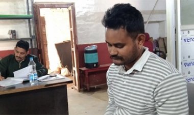 एनएसयूआई प्रदेश सचिव राजेश को पुलिस ने हिरासत में लिया