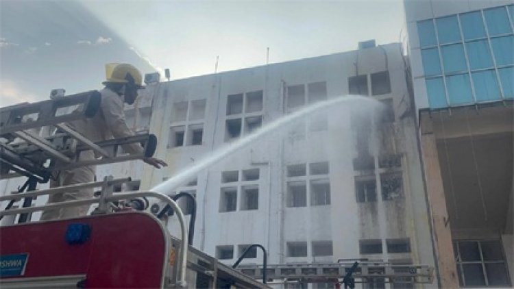 आंबेडकर अस्पताल के तीसरी मंजिल पर लगी आग