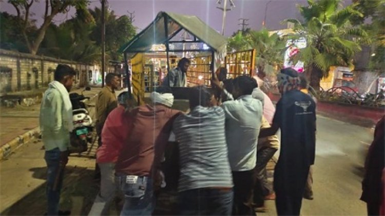 एक दर्जन स्टाल जब्त, नगर निगम के अतिक्रमण विरोधी दस्ता ने फिर की कार्रवाई