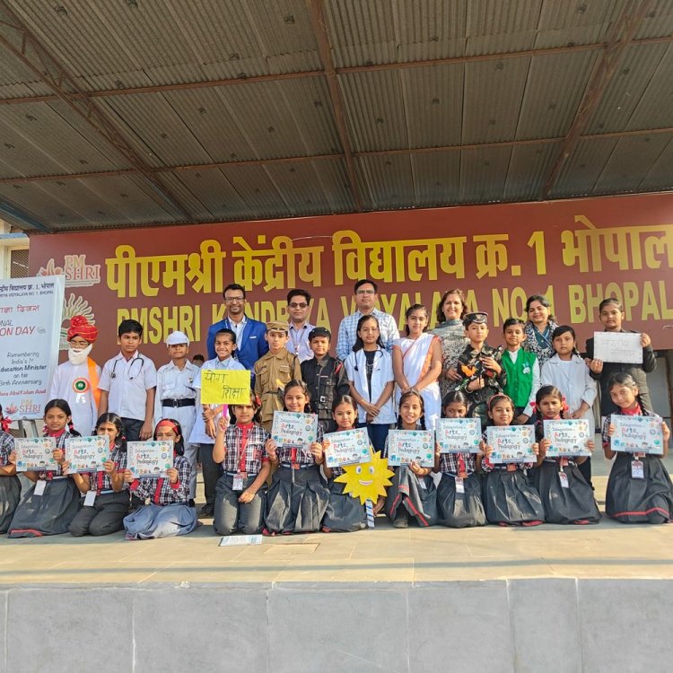 भारत के प्रथम शिक्षा मंत्री मौलाना अबुल कलाम की जयंती:पीएमश्री केन्द्रीय विद्यालय-1 में योग मुद्रा से शिक्षा में ज्ञान-ध्यान व जागरूकता का प्रदर्शन