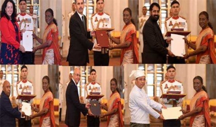 छह देशों के राजनयिकों ने राष्ट्रपति को अपने परिचय पत्र सौंपे