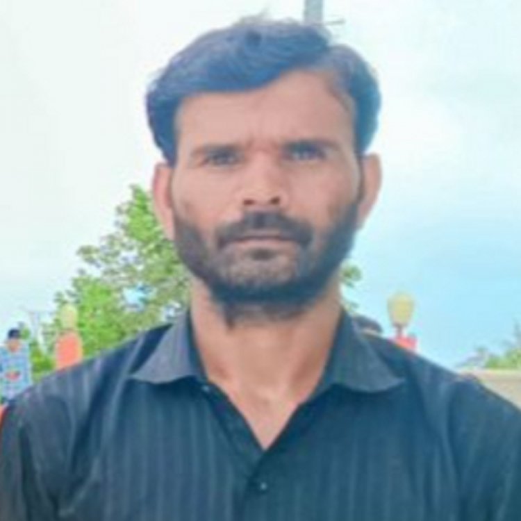 पत्नी बाहर काम करती रही, अंदर पति ने लगाई फांसी:साड़ी की दुकान पर काम करता था युवक; पुलिस जांच शुरू