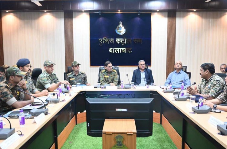 बालाघाट में कुंदुल नक्सल मुठभेड़, पुलिस-नक्सल मुठभेड़ की समीक्षा बैठक ली