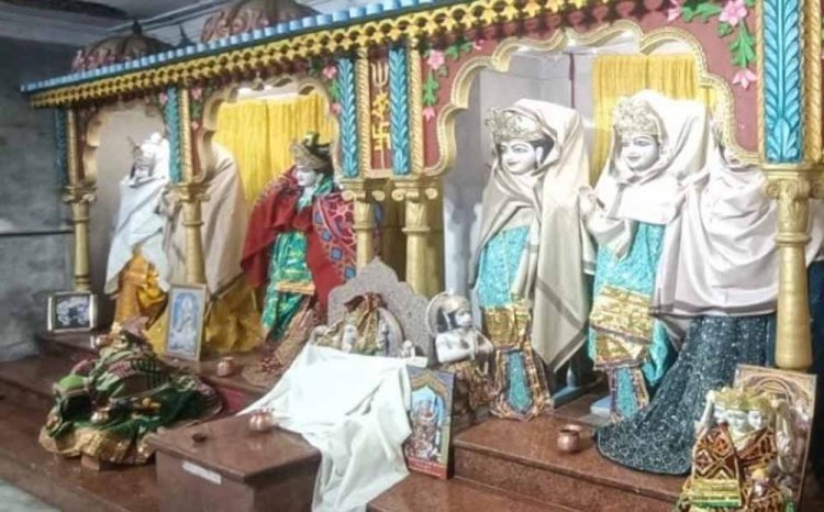 शहर में ठंड ने जोर पकड़ना शुरू कर दिया, मंदिरों में प्रतिमाओं को ओढ़ाई जाने लगी शाल