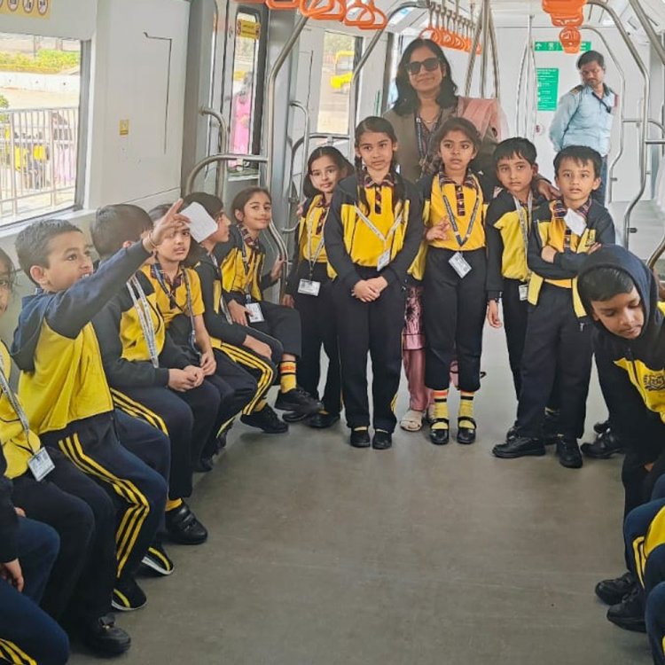 सेज इंटरनेशनल स्कूल के छात्रों का शैक्षणिक भ्रमण:अयोध्या नगर ब्रांच के छात्रों ने मेट्रो ट्रेन की संचालन तकनीक को समझा