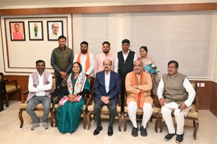 राज्यपाल डेका हुए महिला एवं बाल विकास मंत्री रजवाड़े के गृह प्रवेश कार्यक्रम में शामिल