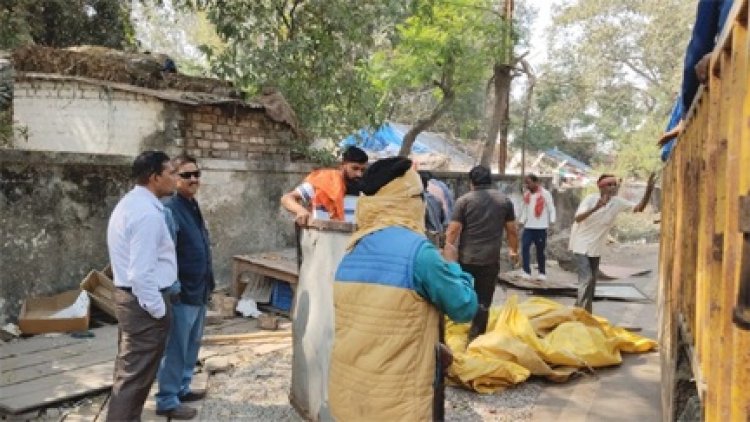 जेल रोड पर फल दुकान लगाने वालों पर गिरी गाज