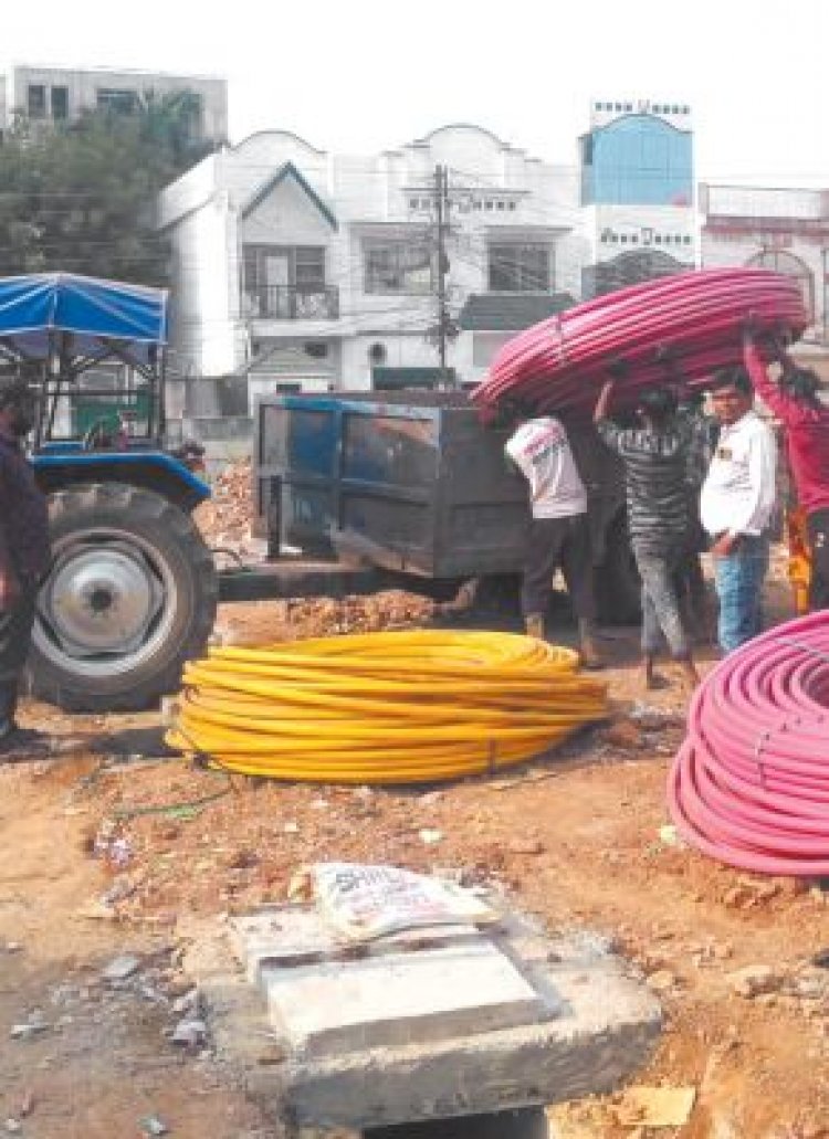 पाइप लाइन तोड़ा आइडिया पर 50 हजार का जुर्माना